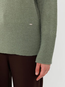 Свитер вязаный