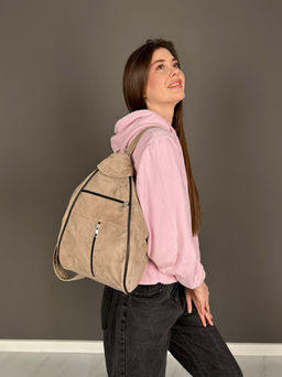 Сумка-рюкзак женская из телячьей кожи