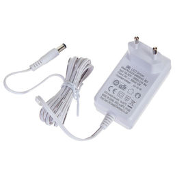 ULI-F40-5W/4200K SENSOR IP20 SILVER Светильник линейный светодиодный ультратонкий, с бесконтактным выключателем. 300Х30х8мм. 210Lm. Серебристый. ТМ Uniel
