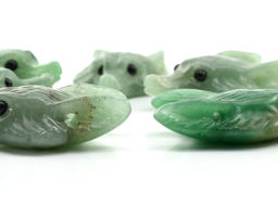 Кулон из авантюрина зеленого "Голова лисы" 38*24*10мм