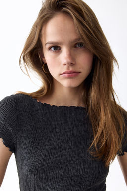 Top efecto arrugado con escote barco - H&m фото 4