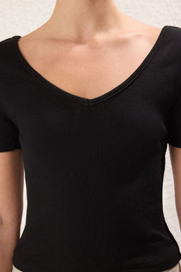 Trendyolmilla Kahverengi-Bej 2li Paket V Yaka K?sa Kol Fitilli Esnek Orme Bluz TWOSS25BZ00288