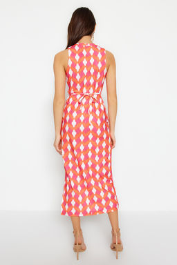 K?rm?z? Retro Desenli Cut Out Detayl? Vucuda Oturan Dik Yaka Orme Kalem Elbise TWOSS23EL02166