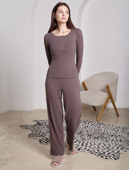 Лонгслив облегающий из фактурного трикотажа в рубчик с круглым вырезом на пуговицах - Vilatte фото 5