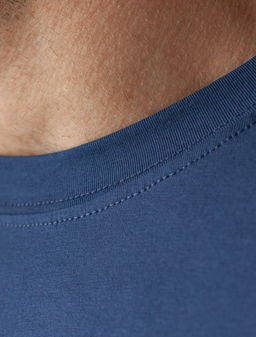 Футболка из премиального хлопка с авторским принтом - Vilatte фото 3