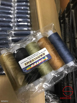 Нитки джинсовые, в упаковке 5 штук.