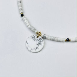 Чокер из Говлита и Шпинели 38 см +