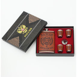 Подарочный набор 6 в 1 Важен и отважен: фляжка 270 мл, 4 стопки по 40 мл, воронка