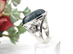 Крупное кольцо с агатом индийским 21*28мм цв.зеленый Радуга камня