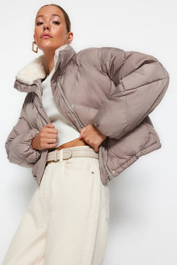 TRENDYOLMILLA Siyah Oversize Pelus Yaka Detayl? Su Itici Sisme Mont TWOAW24MO00008 фото 2