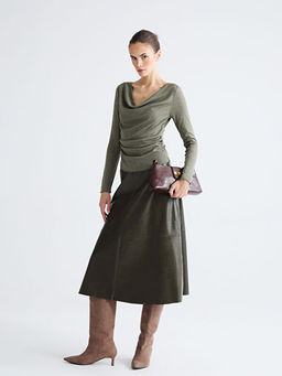 D?k?ml? Yaka B?zg?l? Bluz