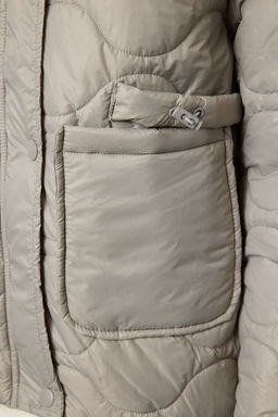 TRENDYOLMILLA Gri Regular Kal?p Dik Yaka Kapitone Mont TWOAW25MO00175  фото 4