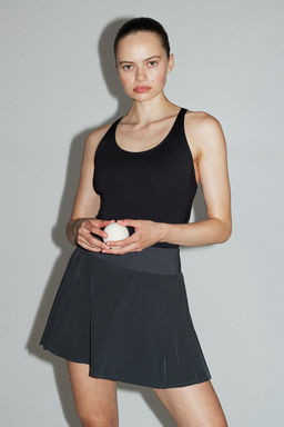 Falda de tenis plisada en DryMove