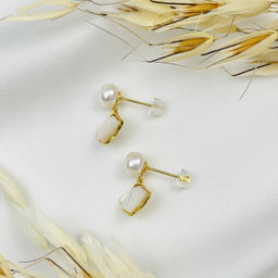 Серьги-пусеты из речного белого Жемчуга с Перламутром