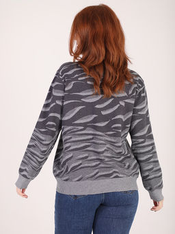 Джемпер серый с узором и стразами - Almond фото 3