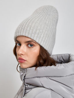 10206400162 Шапка жен. Greenough серый