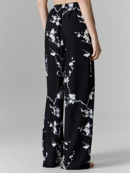 Брюки домашние женские черные с узором сакуры - Mark formelle фото 3