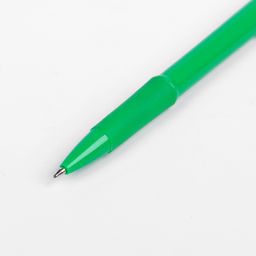 Цена за 7 шт. Ручка шариковая, 0.5 мм, стержень синий, с резиновым держателем, корпус МИКС