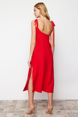 K?rm?z? Duz Kesim Y?rtmacl? Ask?l? Midi Dokuma Elbise TWOSS23EL00413