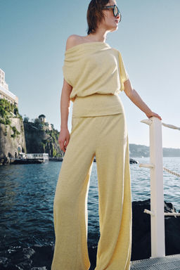TOP ASIM?TRICO TEXTURA / Amarillo claro