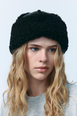 DOUBLE-FACED FAUX SHEARLING HAT - Zara фото 2