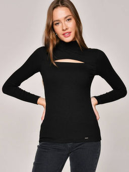 CONTE Водолазка в рубчик с разрезом по линии декольте LD 1146 black