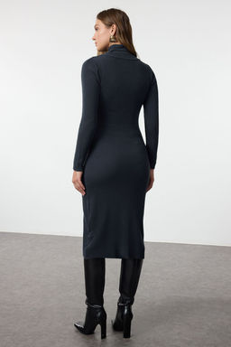 TRENDYOLMILLA Siyah Midi Triko Basic Bal?kc? Yaka Elbise TWOAW25EL00024  фото 5
