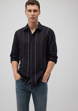 Cizgili Siyah Gomlek
