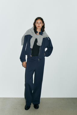 LACE DETAIL VOLUME SWEATSHIRT