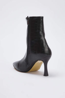 Siyah Timsah Derisi Gorunumlu Ince Topuklu Bilekte Kad?n Bot
TAKAW26BO00058 - Trendyolmilla фото 7