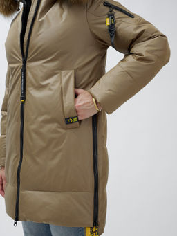 Куртка зимняя HaiLuoZi 871K женская коричневая с мехом енота утеплитель 260 г/м² - Mtforce фото 12