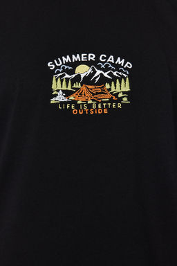 Siyah Oversize/Genis Kesim K?sa Kol Manzara Nak?sl? %100 T-Shirt TMNSS23TS00243