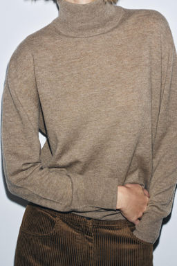 100% EXTRA SOFT WOOL JUMPER