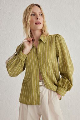 TRENDYOLMILLA Haki Arkas? Baglama Detayl? Cizgili Dugmeli Regular Nomral Kal?p Dokuma Gomlek TWOSS25GO00104