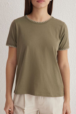 Haki %100 Pamuk Kontrast Dikis Detayl? Basic Bisiklet Yaka Orme T-Shirt TWOSS19AD0085