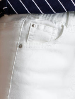 Шорты с резинкой на поясе из облегченного денима