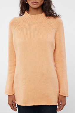 Turuncu Yumusak Dokulu Dik Yaka Dikissiz Triko Kazak TWOAW25KZ00048