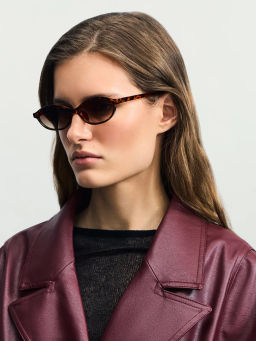 Солнцезащитные очки в пластиковой оправе / Zarina  фото 4