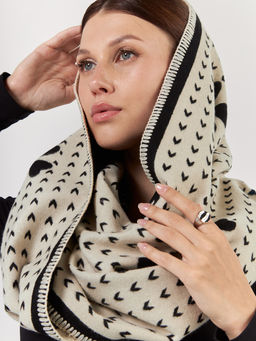 в СОСТАВЕ ШЕРСТЬ и КАШЕМИР Большой, мягкий, теплый однотонный двусторонний палантин. - Tantino фото 8