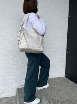 Женская сумка-рюкзак из эко кожи 9902 Бежевый - Kenguluna фото 2