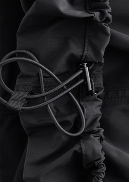 Pantalones de perneras anchas con cord?n de ajuste - H&m фото 4