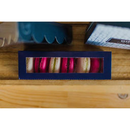 Цена за 5 шт. Коробка для макарун, кондитерская упаковка «Present», 18 х 5.5 х 5.5 см