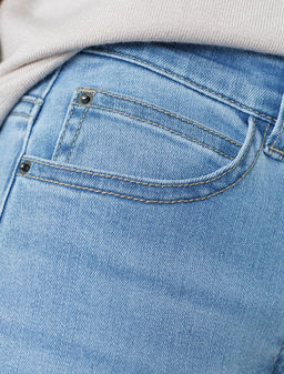 Джинсы трубы с декоративной стиркой из эластичного облегченного денима - Vilatte фото 4