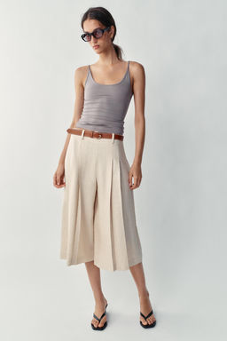 BERMUDA LARGA CINTUR?N / Beige claro