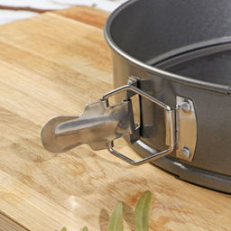 Форма для выпечки Доляна «Элин. Круг», d=28 см, разъёмная, антипригарное покрытие, чёрная