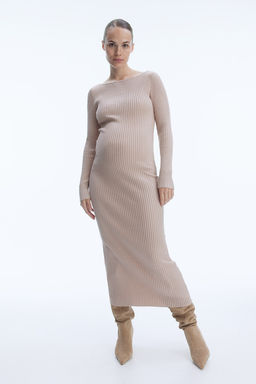 MAMA Vestido ajustado con escote barco