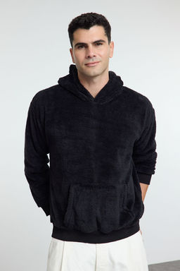 Siyah Oversize/Genis Kesim Basic S?cak Tutan Kapusonlu Pelus Sweatshirt TMNAW25SW00106