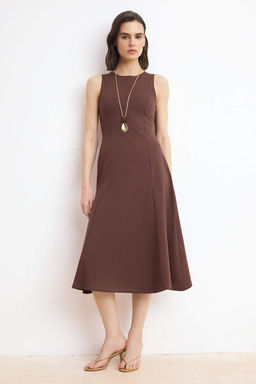 Kahverengi %100 Pamuk Skater/Belden Ac?lan Bisiklet Yaka Kolsuz Midi Orme Elbise TWOSS24EL00193