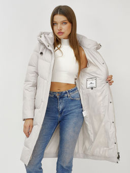 Куртка зимняя с капюшоном удлиненная стеганная бежевого цвета 9650B - Mtforce фото 17