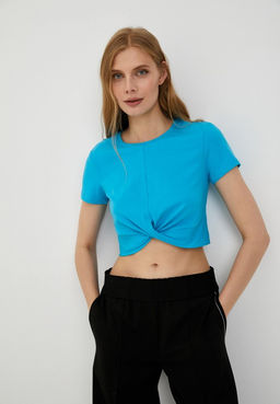 Укороченная футболка с декоративной драпировкой